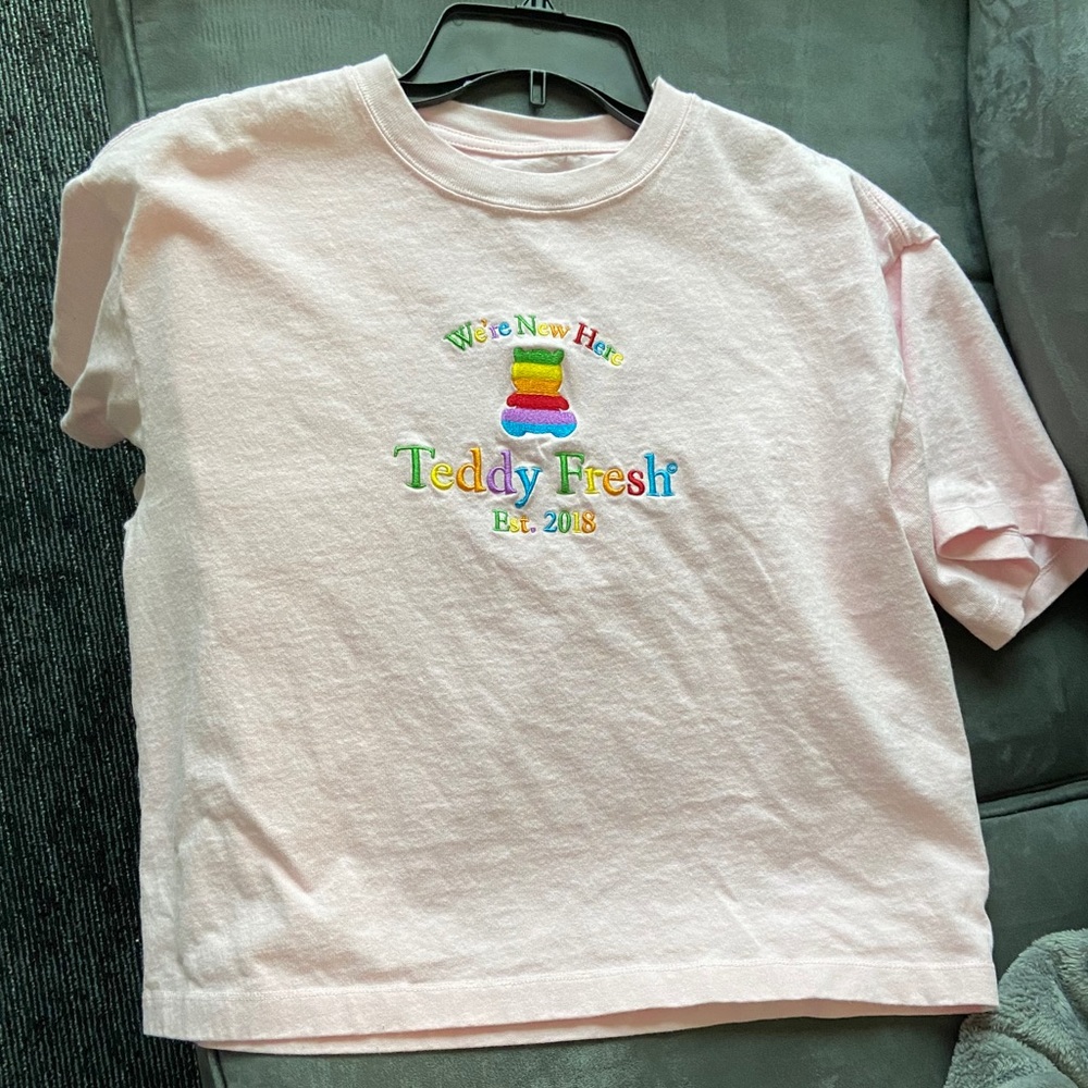 Pink cropped t shirt